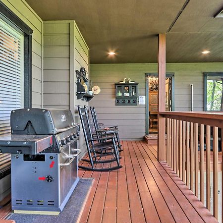 Eclectic Cabin With Hot Tub 1 Mi To Ober Gatlinburg Exterior photo