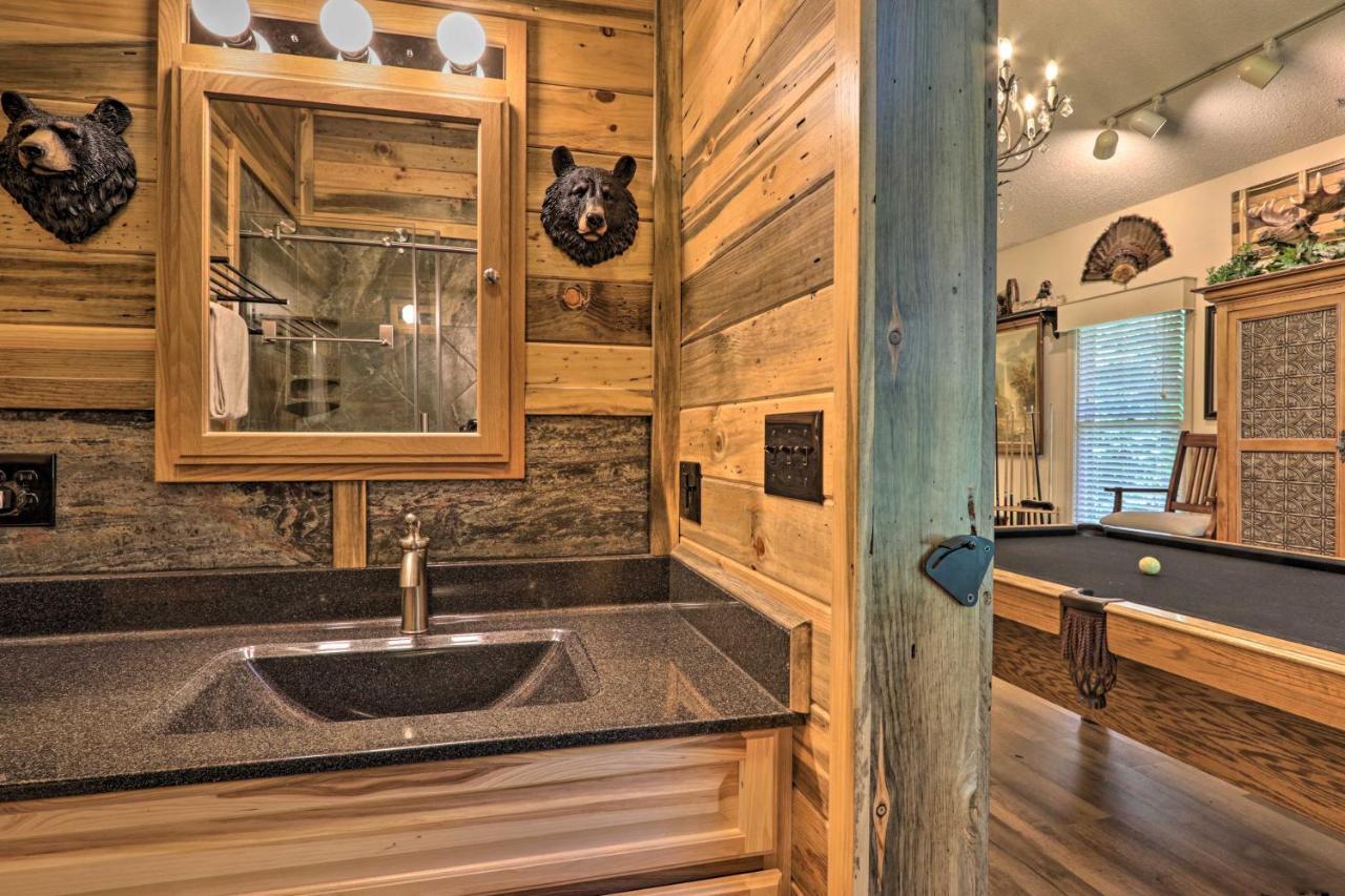 Eclectic Cabin With Hot Tub 1 Mi To Ober Gatlinburg Exterior photo
