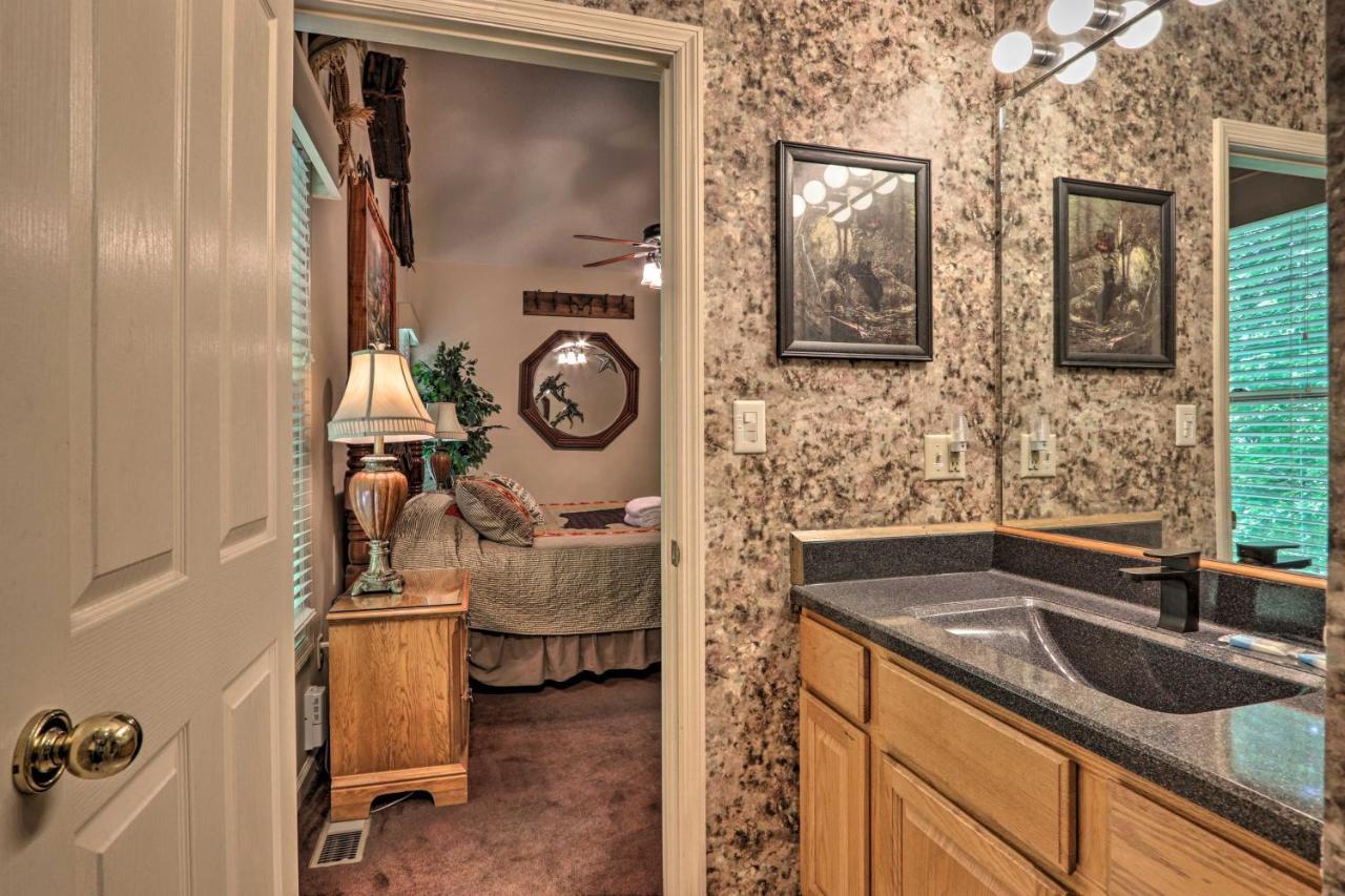 Eclectic Cabin With Hot Tub 1 Mi To Ober Gatlinburg Exterior photo