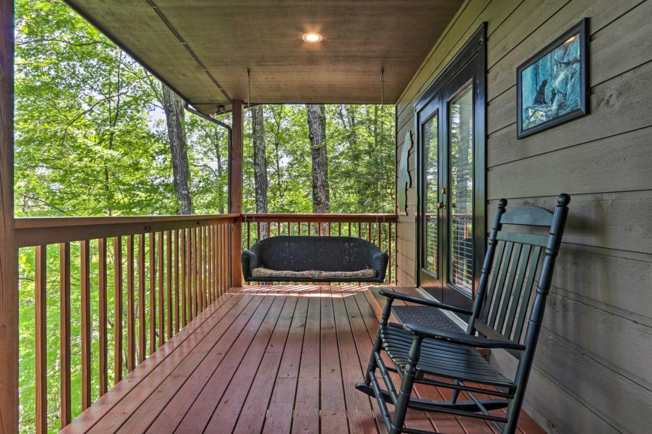 Eclectic Cabin With Hot Tub 1 Mi To Ober Gatlinburg Exterior photo