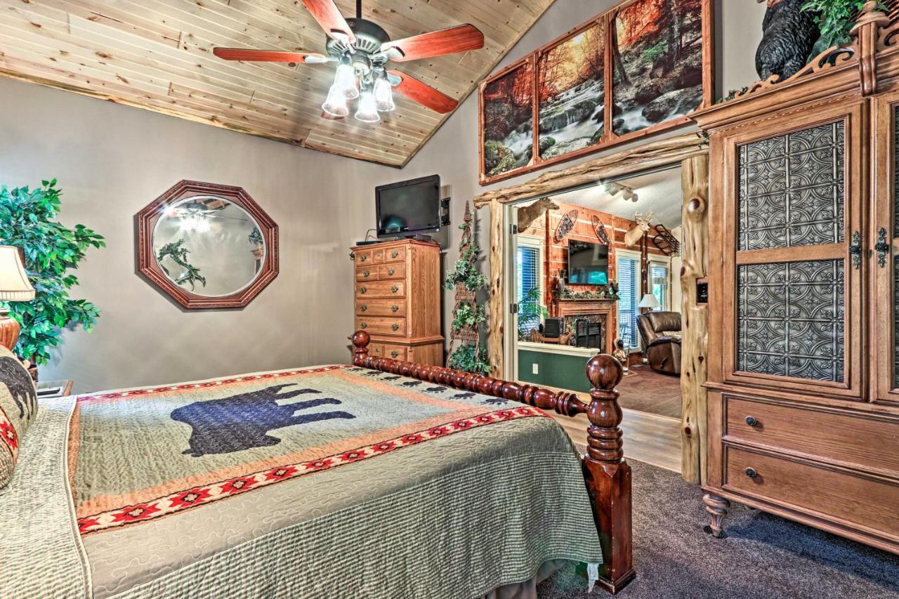 Eclectic Cabin With Hot Tub 1 Mi To Ober Gatlinburg Exterior photo