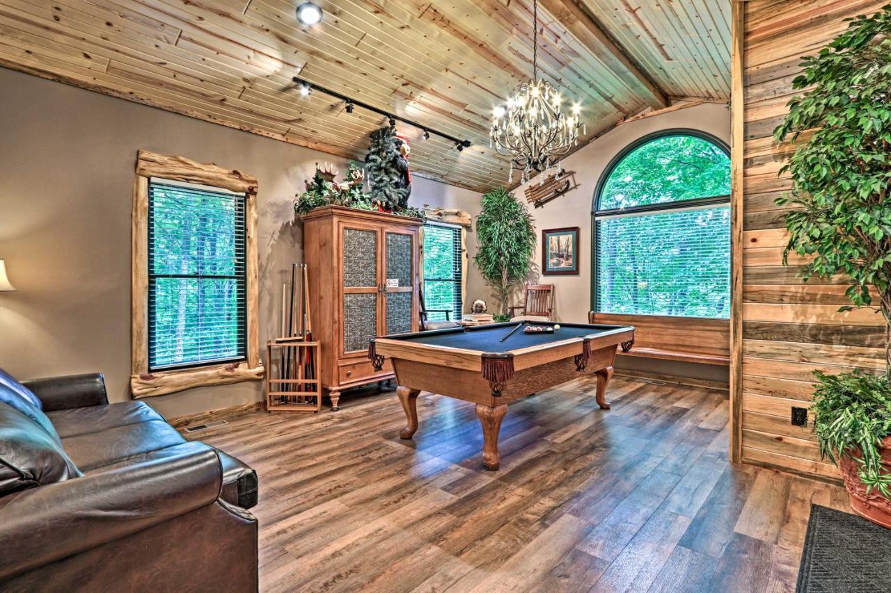 Eclectic Cabin With Hot Tub 1 Mi To Ober Gatlinburg Exterior photo