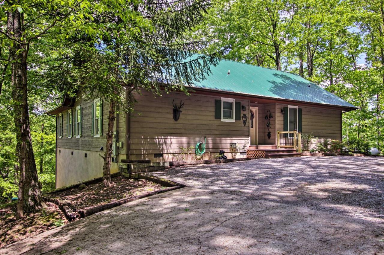 Eclectic Cabin With Hot Tub 1 Mi To Ober Gatlinburg Villa Exterior photo