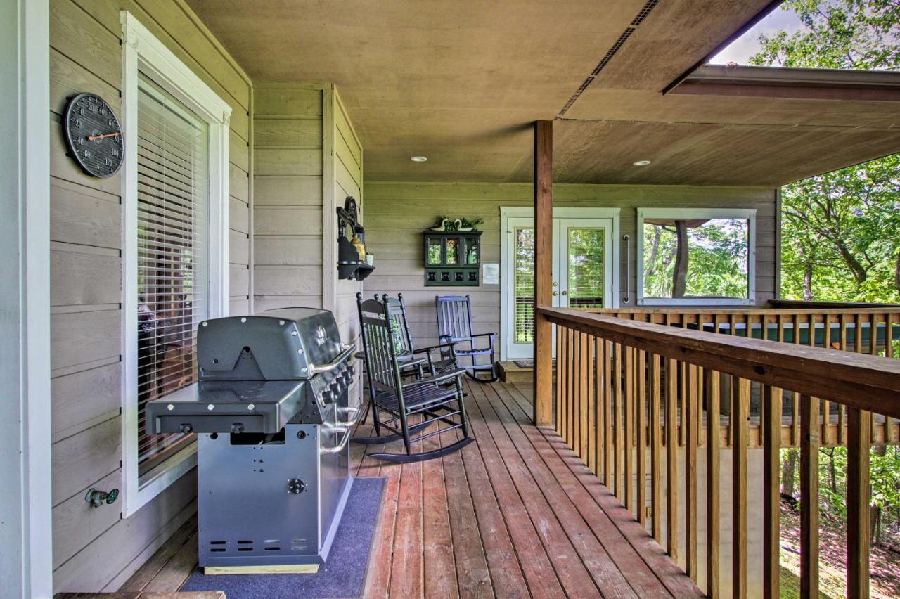 Eclectic Cabin With Hot Tub 1 Mi To Ober Gatlinburg Exterior photo