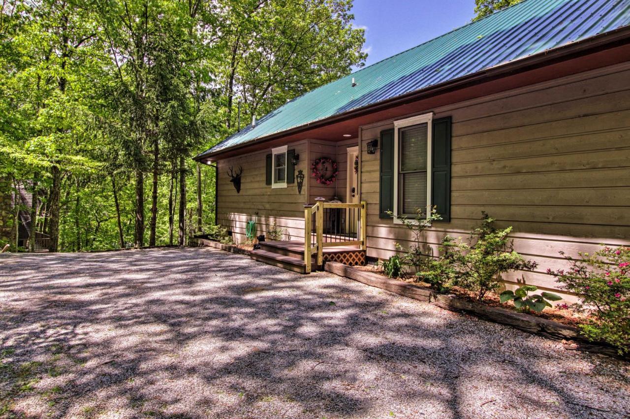 Eclectic Cabin With Hot Tub 1 Mi To Ober Gatlinburg Exterior photo